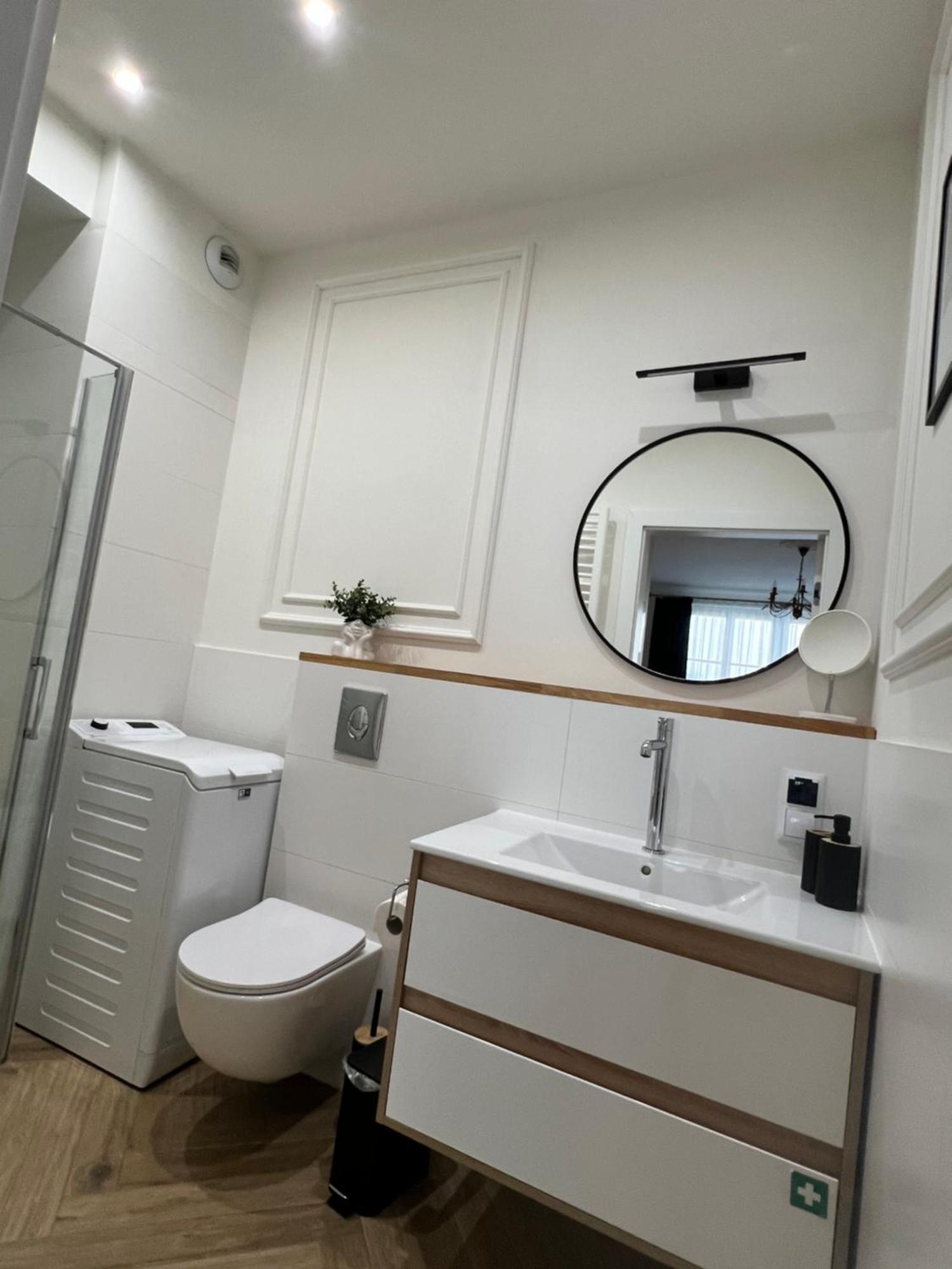 Atrium - Old Town Luxury Apartments - By Upstairs Krakov Exteriér fotografie