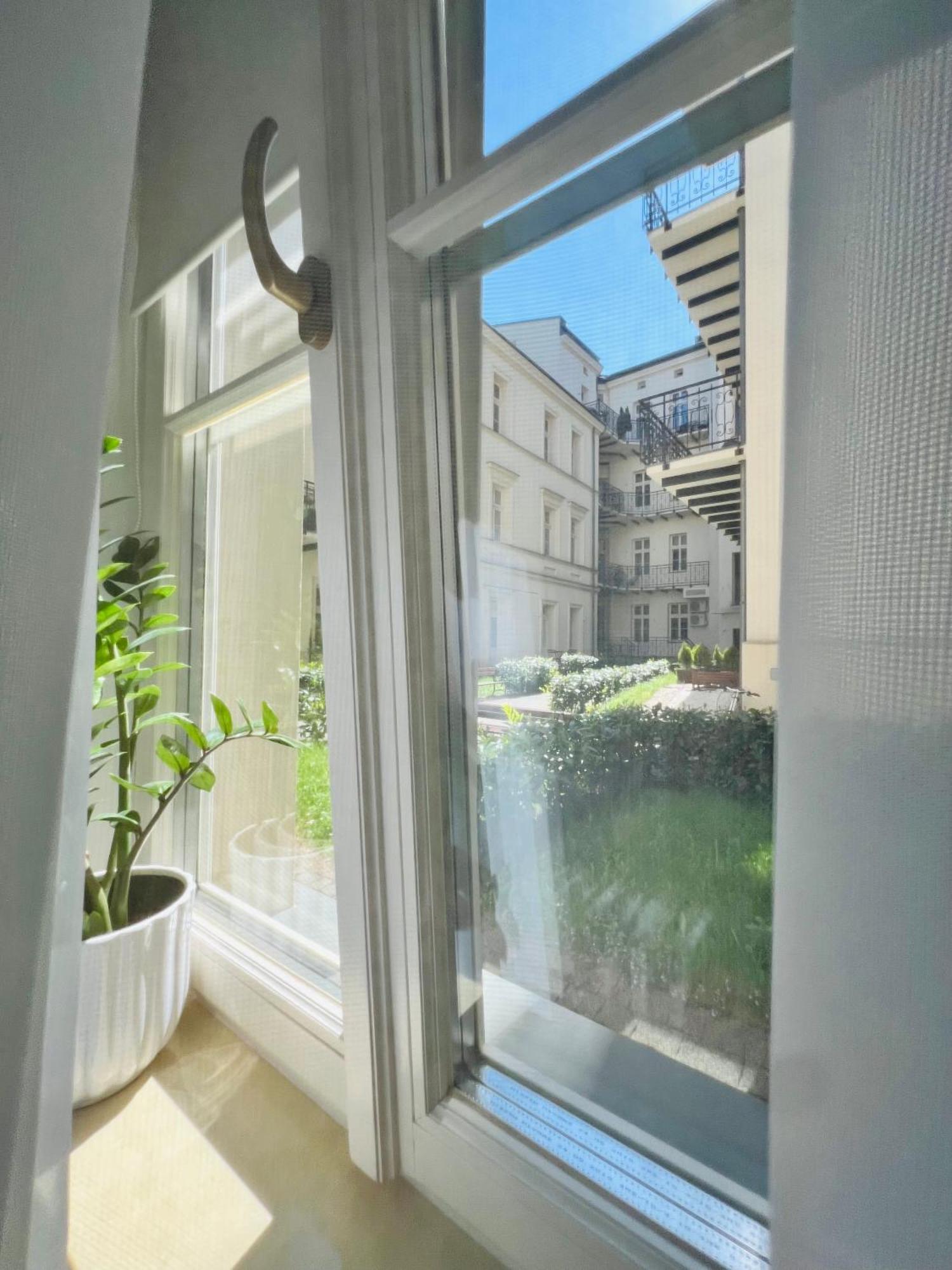 Atrium - Old Town Luxury Apartments - By Upstairs Krakov Exteriér fotografie